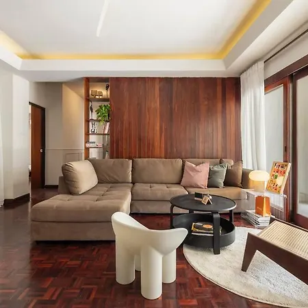 Timber & Terrace Apartment